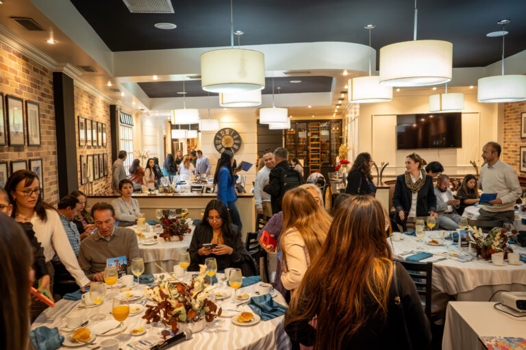 El evento, realizado en el hotel Dann Carlton, reunió a profesionales del sector que exploraron cómo la IA puede enriquecer la relación entre agencias, destinos y viajeros. | Foto: Cortesía.