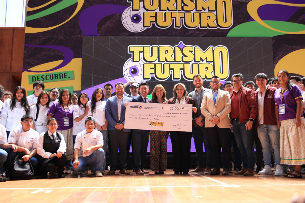 El primer lugar fue para el Tecnológico Internacional Universitario, con su propuesta “Desarrollo turístico gastronómico y productivo en Sani Isla con realidad aumentada”. | Foto: Cortesía.