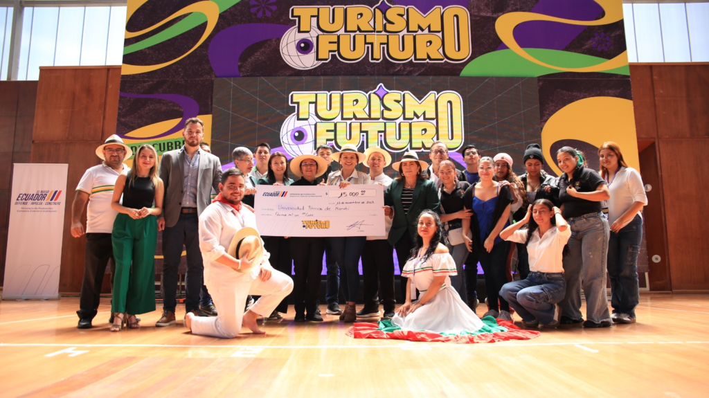 el segundo lugar lo obtuvo la Universidad Técnica de Manabí con el proyecto “Modelo de turismo gastronómico experiencial en la parroquia Chirijos, Portoviejo”. | Foto: Cortesía.