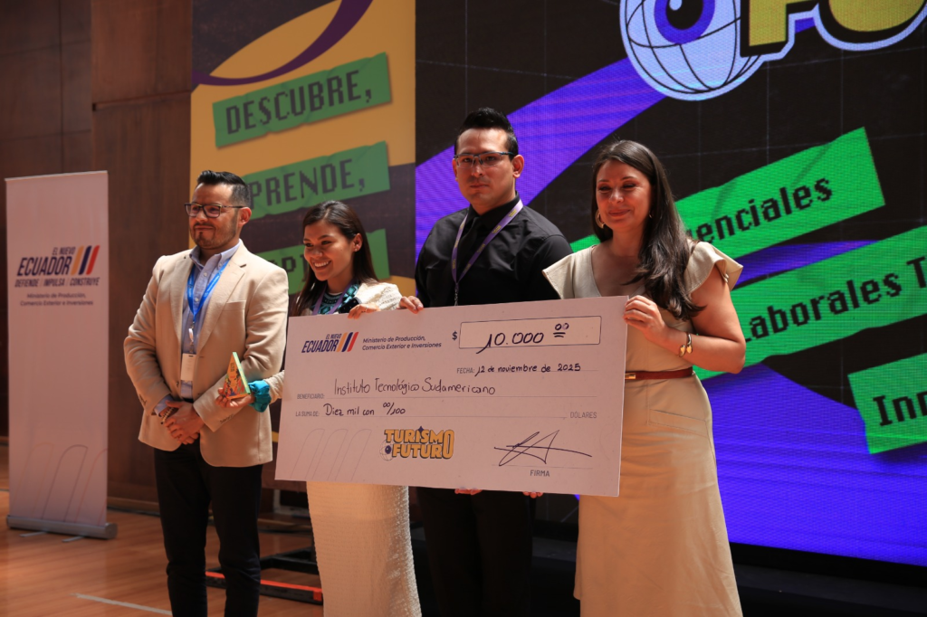 El tercer lugar fue para el Instituto Tecnológico Sudamericano de Cuenca, con “Chakra Lab: laboratorio público de innovación”. | Foto: Cortesía.