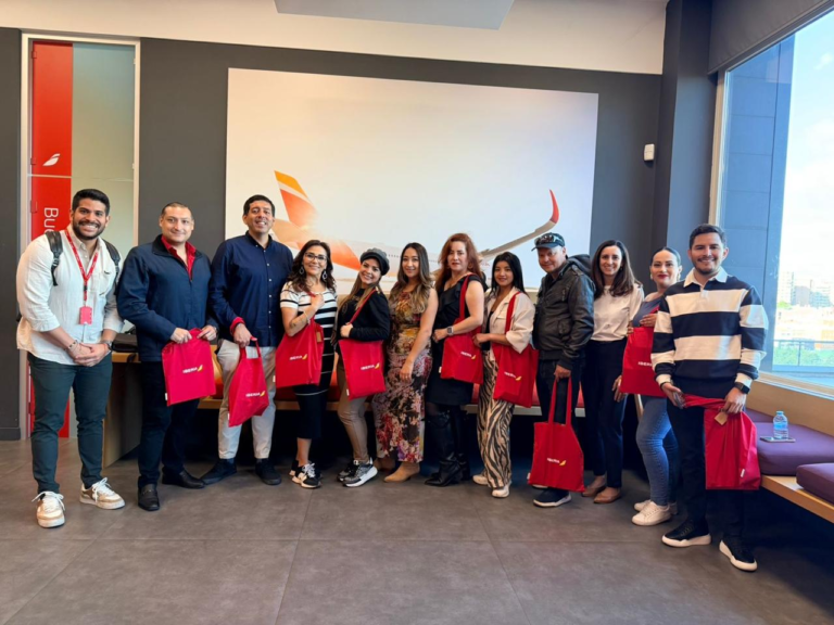 Del 15 al 24 de octubre, la agencia y consolidadora de viajes AYAX Travel, en alianza con la aerolínea Iberia y la mayorista de turismo Universal de Viajes, desarrollaron un FAM TRIP exclusivo por el Triángulo Mágico y las Ciudades Imperiales de Europa. | Foto: Cortesía.