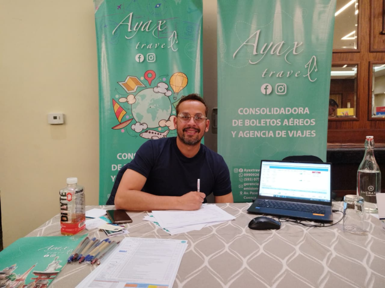 José Sosa, encargado comercial de la consolidadora Ayaxtravel. | Foto: Jhordy Robles