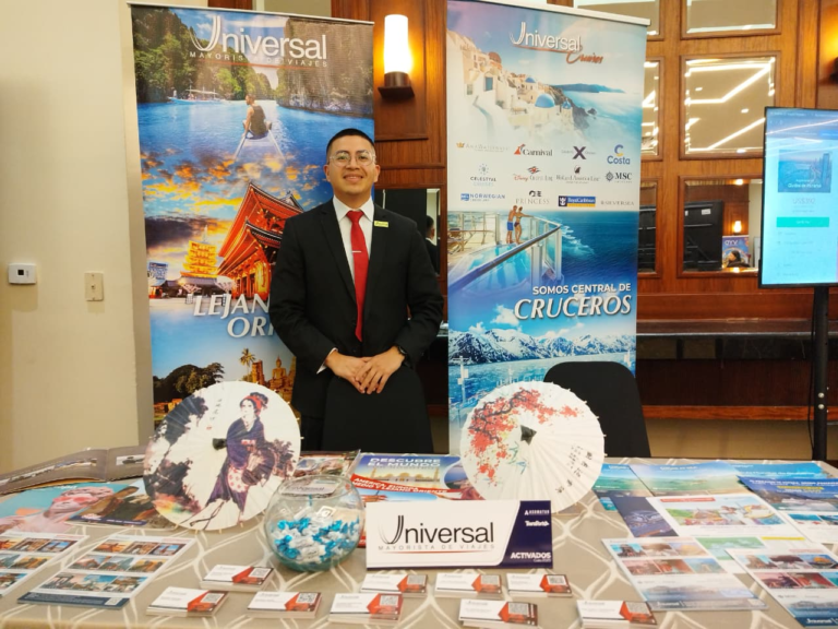 Erick Noboa, asesor comercial nacional de la mayorista de turismo Universal de Viajes. | Foto: Jhordy Robles.