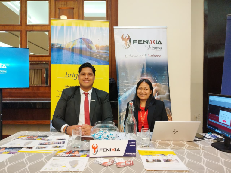 Durante el evento, los agentes de viajes mostraron especial interés por las actualizaciones del sistema de cruceros, una de las herramientas más consultadas dentro de FENIXIA. | Foto: Jhordy Robles.