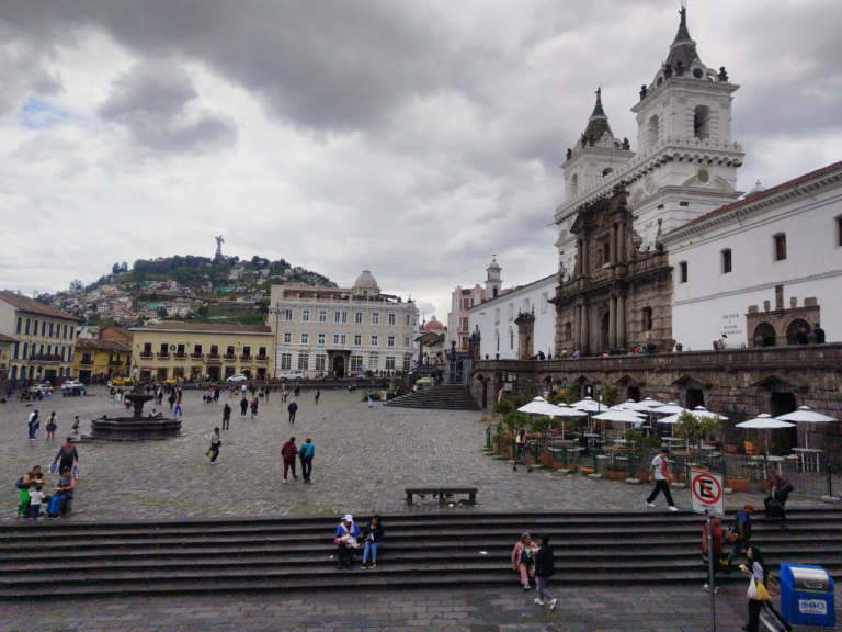 . De acuerdo con el estudio, el grupo predominante corresponde a la Generación X, personas entre 44 y 59 años, que representan el 37 % de estos viajeros.