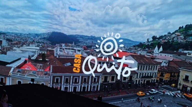 La capital ecuatoriana presenta un video promocional en 3D que recorrerá Ecuador, Colombia y Perú para impulsar el turismo urbano y cultural.