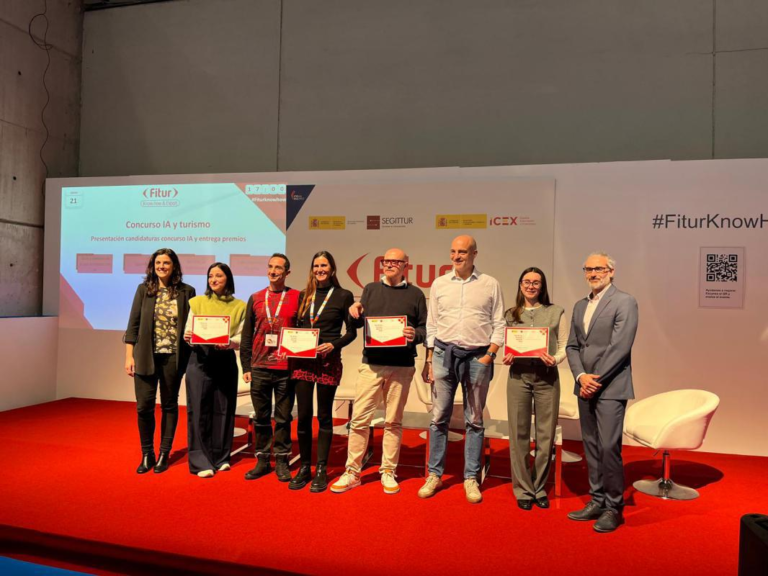 La entrega del premio se realizó en el marco de FITUR Know-How & Export 2026, en el Pabellón del Conocimiento de la Feria Internacional del Turismo, que se celebra del 21 al 23 de enero en Madrid.