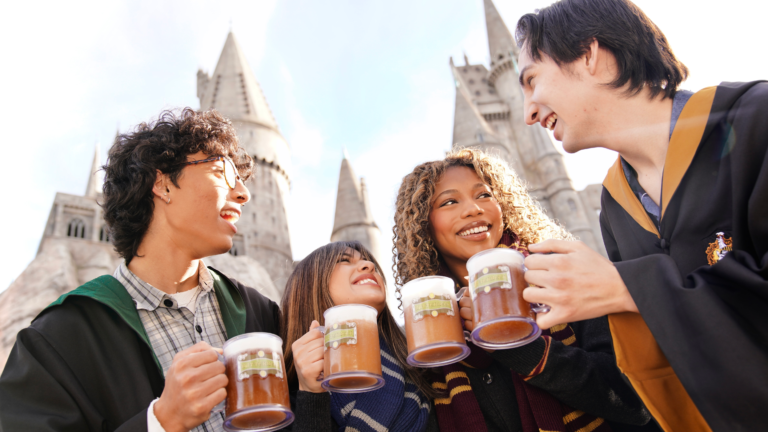 Universal Destinations & Experiences anunció el inicio de la Temporada de Butterbeer 2026.