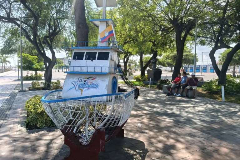 Manta dio un paso innovador en la gestión ambiental urbana con la implementación de un proyecto que une reciclaje, identidad marítima y proyección turística.