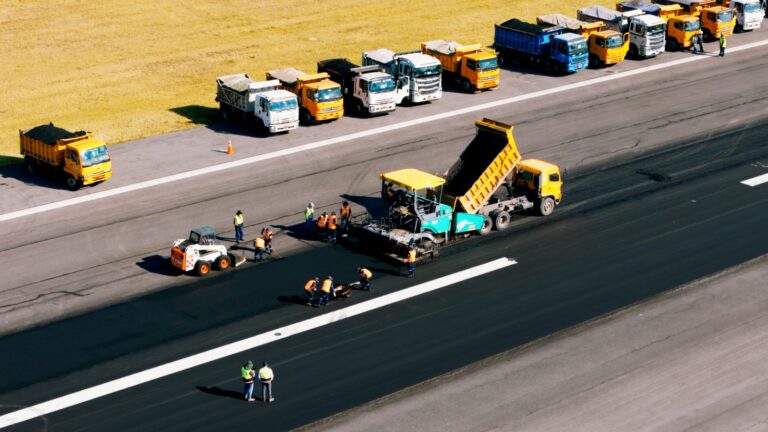 La Corporación Quiport informó que el Aeropuerto Internacional de Quito tendrá cierres programados de pista durante 2026 debido a trabajos de mantenimiento preventivo.