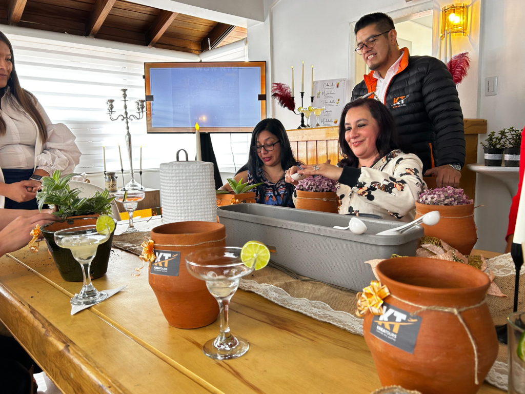 Los agentes de viajes participaron en la actividad lúdica denominada Siembra tus Sueños 2026. 