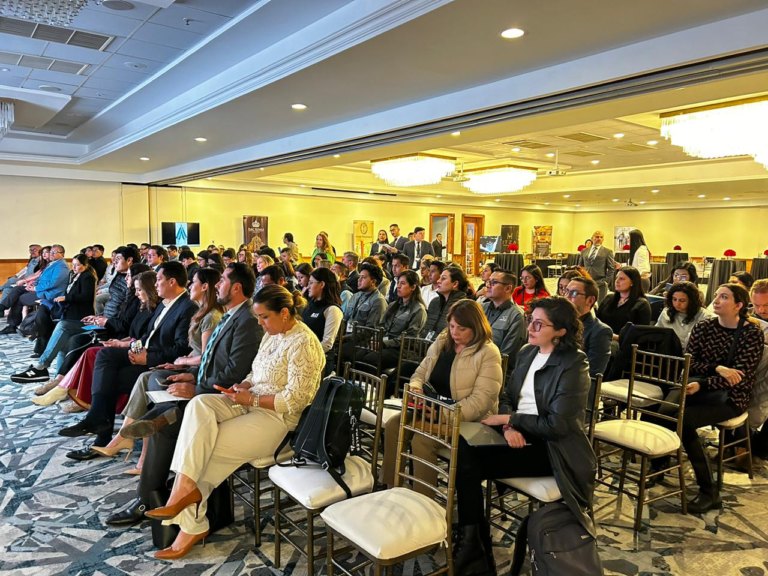 La iniciativa fue organizada por la Alcaldía de Cuenca, la Fundación Municipal de Turismo y la Corporación Aeroportuaria de Cuenca.