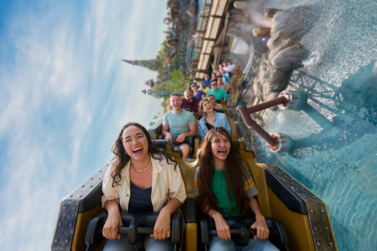 Universal Orlando Resort lanza “Esto Cambia Todo”, la campaña que presenta su nueva era como destino integral de entretenimiento.