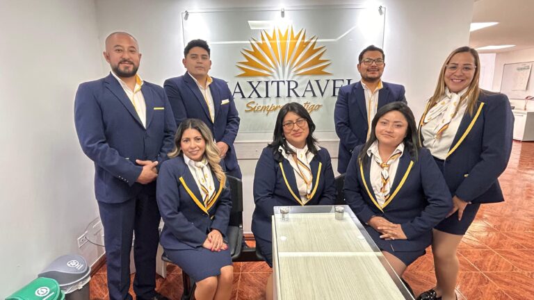 MAXITRAVEL FORTALECE EL TURISMO ECUATORIANO DESDE ASOMATUR CON UNA VISIÓN COLABORATIVA Y SOSTENIBLE Equipo de la mayorista de turismo Maxitravel.