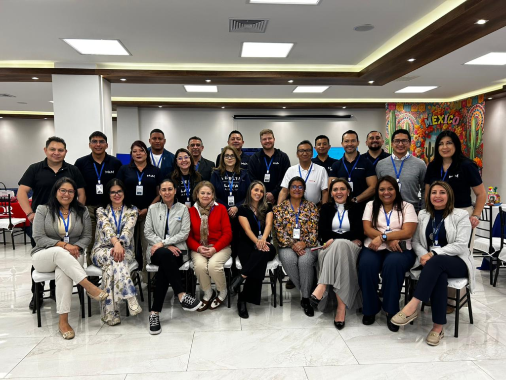 Expositores presentes en la feria de M&M Group en la ciudad de Ambato.