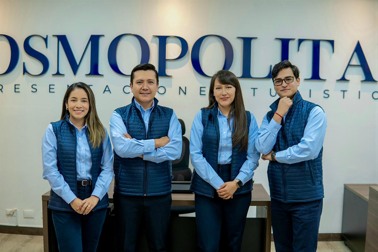 Equipo de la mayorista de turismo Cosmopolitan Representaciones Turísticas.