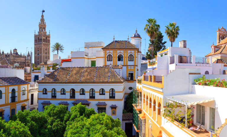 De acuerdo con datos del sector, las tarifas hoteleras han aumentado hasta un 90% en comparación con las registradas hace apenas un mes, cuando aún no se conocían los equipos finalistas.