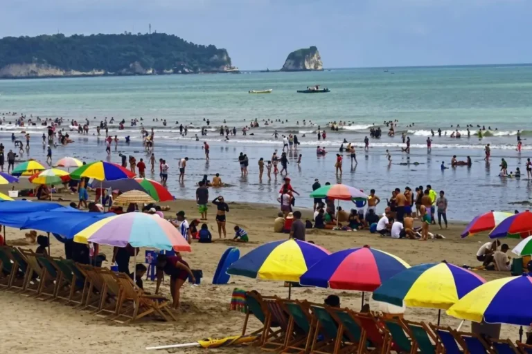 El Gobierno dispuso una reducción temporal del IVA en servicios turísticos durante el feriado de cuatro días en Ecuador. | Foto: El Telégrafo.