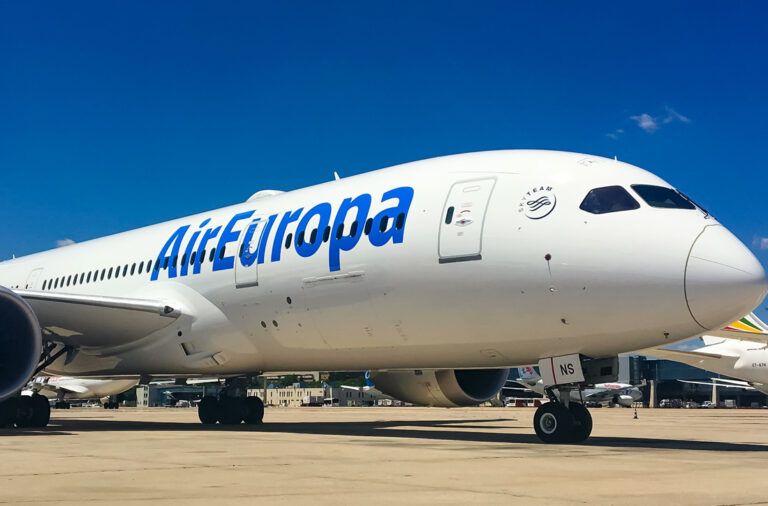 La aerolínea española Air Europa ha anunciado una importante mejora en sus protocolos de protección al pasajero al integrar el ecosistema de asistencia médica de MedAire en toda su flota. | Foto: Air Europa.