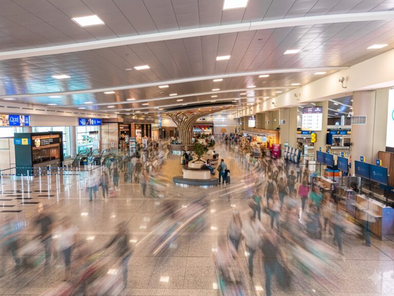 Destaca en los tres pilares ASG: ambiente (23), ética y gobernanza (19) y ámbito social (32)