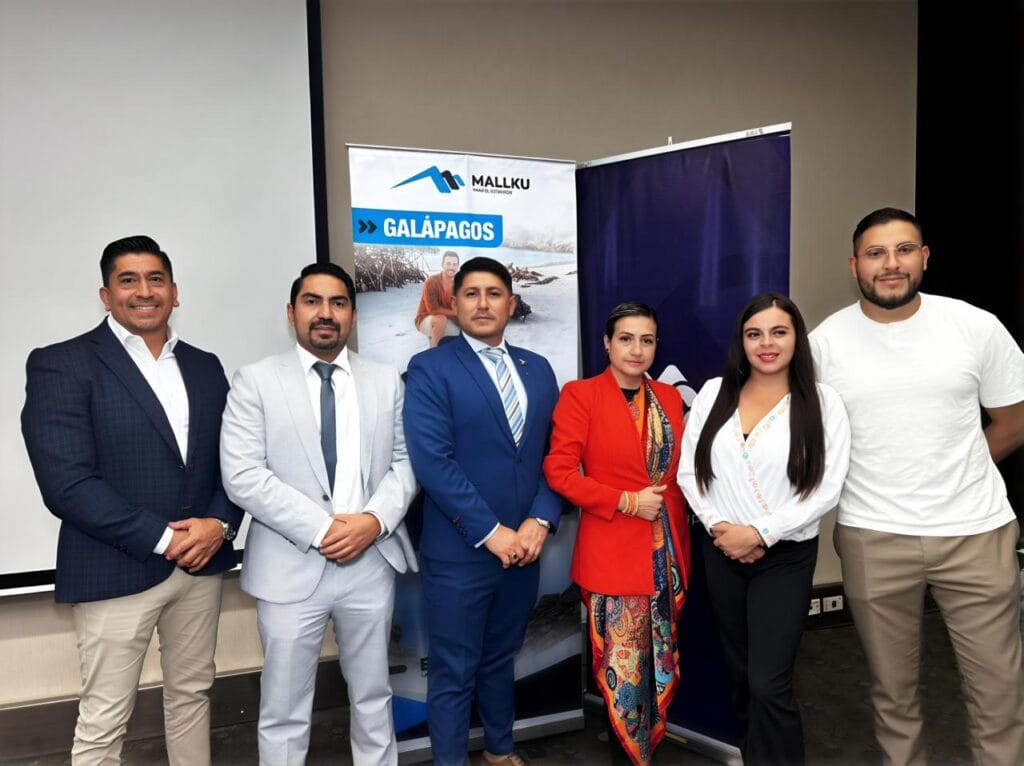 Aliados comerciales de Mallku Travel Ecuador en el desayuno de capacitación. | Foto: Jhordy Robles / TransPort.