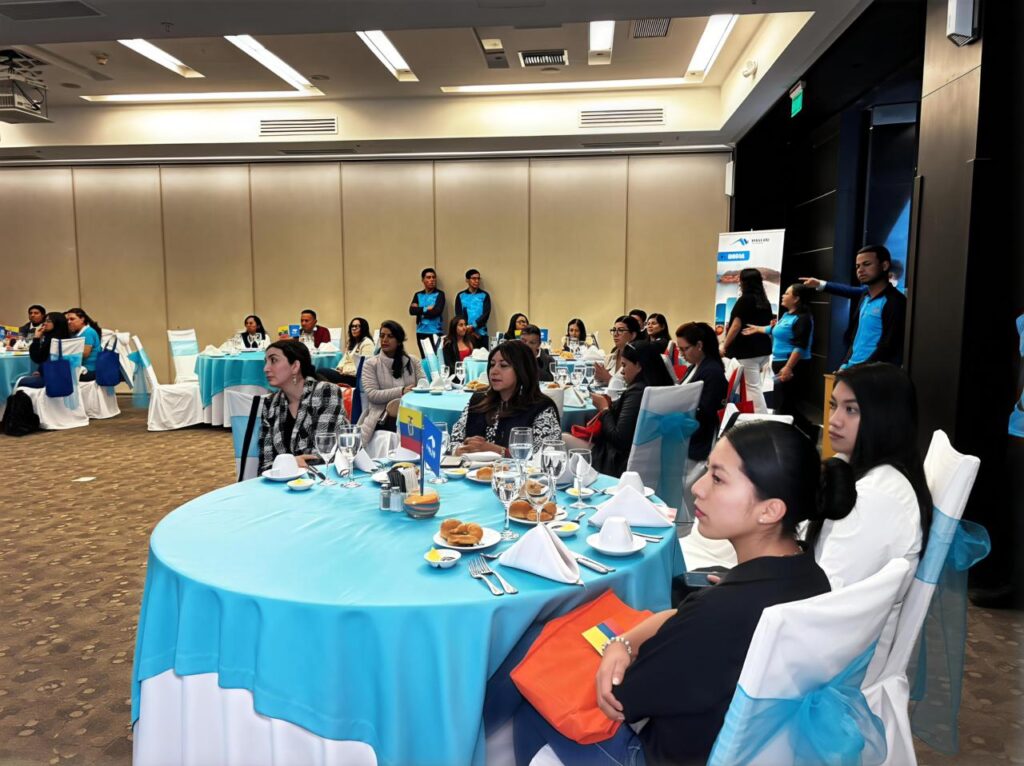 Agentes de viajes invitados al desayuno de capacitación realizado por Mallku Travel Ecuador. | Foto: Jhordy Robles / TransPort.