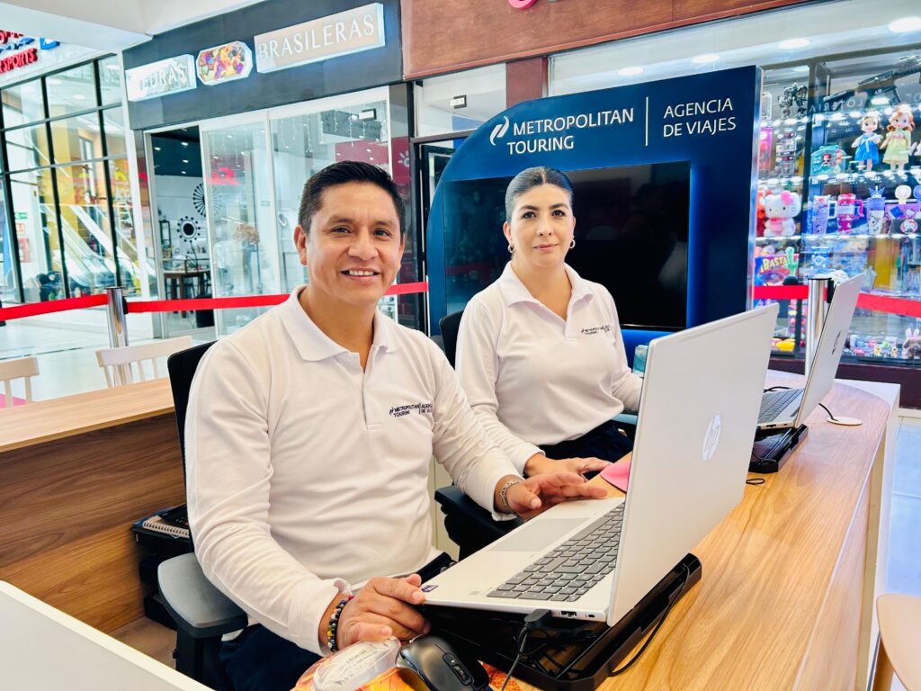 Asesores comerciales de la agencia de viajes Metropolitan Touring Amazonas. | Foto: Jhordy Robles | TransPort.