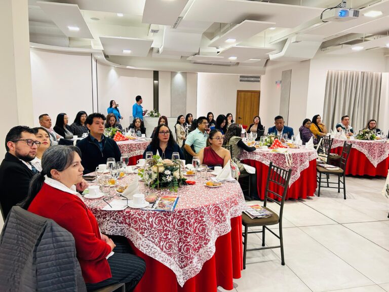 Los agentes de viajes recibieron de primera mano las últimas novedades que la mayorista junto a su operador en destino tienen de cara a la temporada alta. | Foto: Jhordy Robles / TransPort.