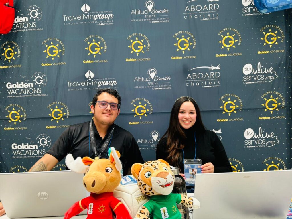 Representantes del Grupo Empresarial Golden Vacations en la Feria d Verano 2026. | Foto: Jhordy Robles / TransPort.