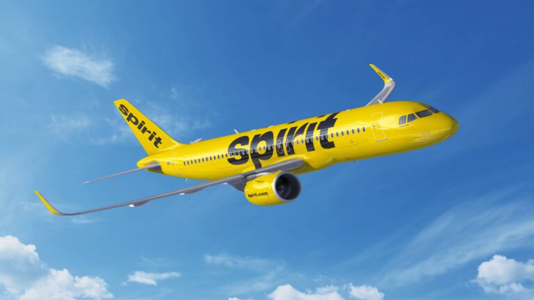 Spirit Airlines al lĂmite: crisis sacude el modelo ultra low cost en Estados Unidos Esta situaciĂłn pone en riesgo la competitividad del mercado de tarifas bajas y amenaza con dejar un vacĂo masivo en la conectividad aĂ©rea de bajo presupuesto en NorteamĂ©rica. | Foto: Amadeus.