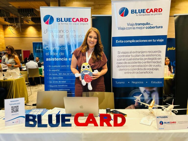 BLUECARD fortalece su alianza con agencias de viajes en Activados Región Sierra Juliana Palacios, jefe comercial de BLUECARD en Quito. | Foto: Jhordy Robles / TransPort.