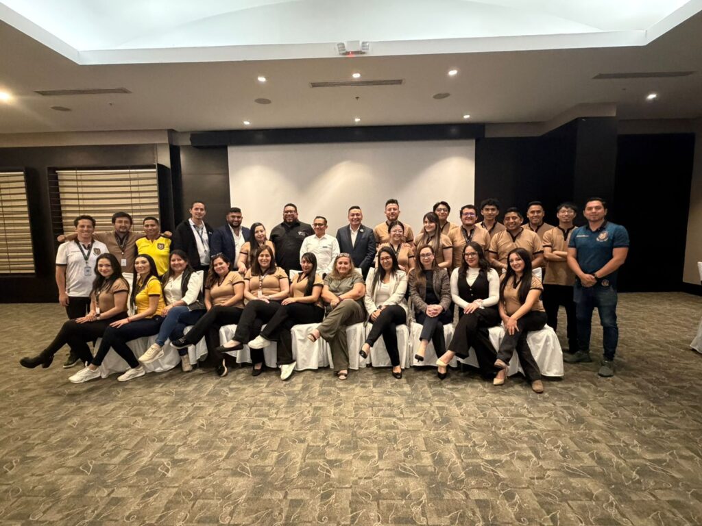 Expositores de la Mega Caravana 115 del Grupo Empresarial Golden Vacations en el Hotel Sheraton. | Foto: CortesÃa.
