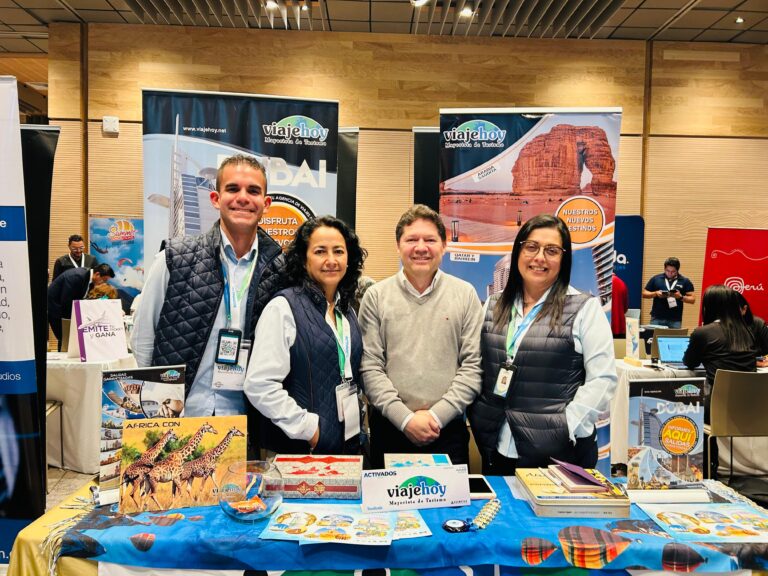 Equipo de la mayorista de turismo Viaje Hoy en Quito. | Foto: Jhordy Robles / TransPort.