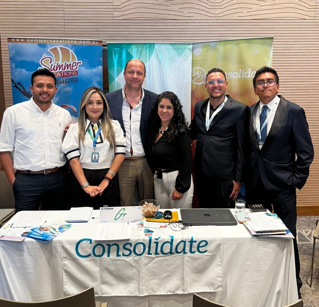 Equipo de GTT Grupo Turístico en la ciudad de Quito. | Foto: Jhordy Robles / TransPort.