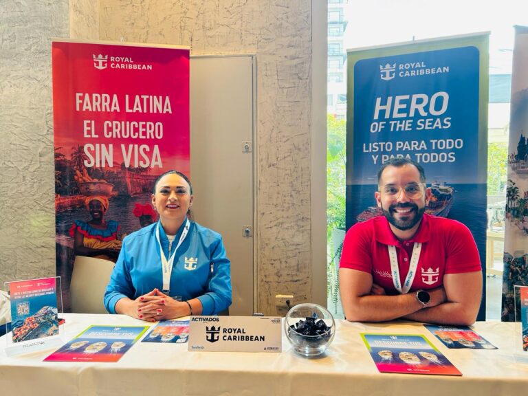 Ángela Chocón, Business Development Manager Latin America & Caribbean y Jean Malave, Gerente Comercial de Royal Caribbean para Ecuador. | Foto: Jhordy Robles / TransPort.