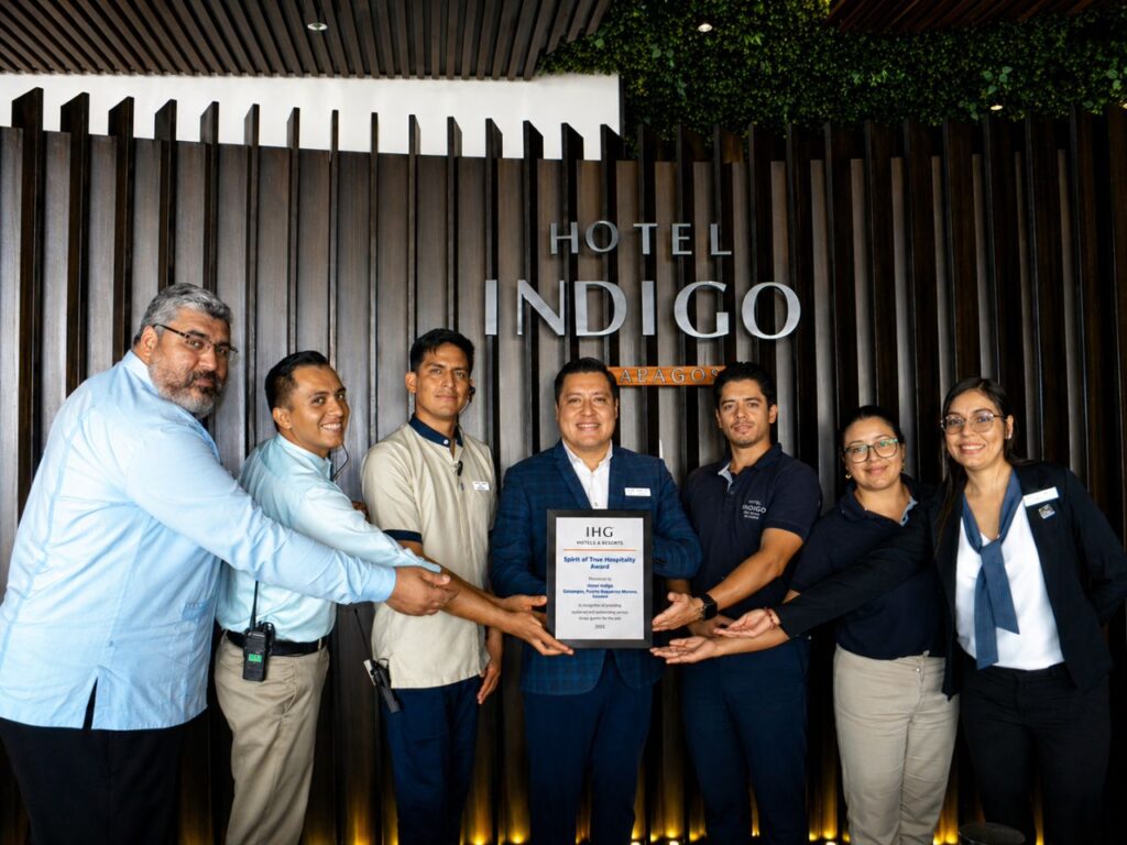 Equipo Hotel Indigo GalĂ¡pagos.