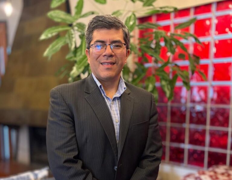 American Airlines fortalece su apuesta por Ecuador con más conectividad, tecnología y beneficios para viajeros Roberto Cornejo, Business Manager para México, Colombia y Ecuador de American Airlines. | Foto: TransPort.