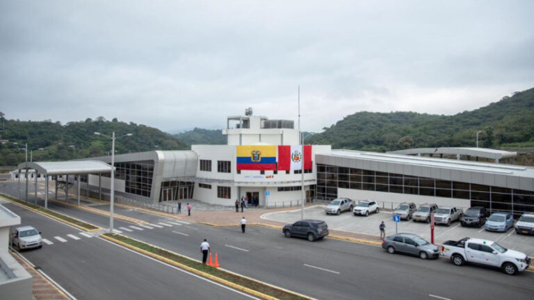 Ecuador reabre la frontera sur con PerĂº y dinamiza el turismo binacional