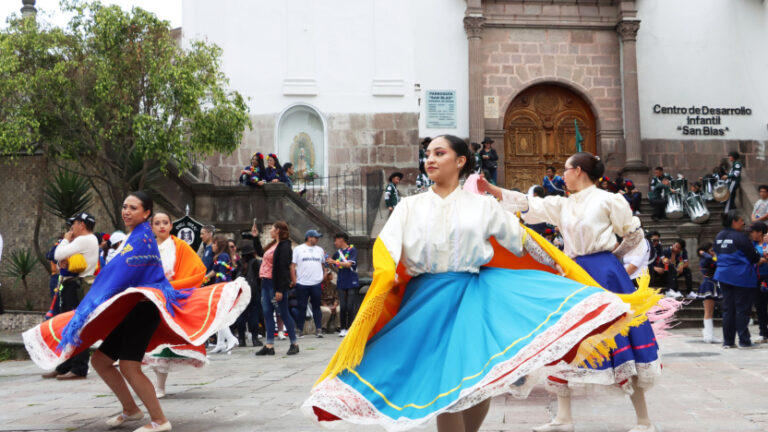 Ecuador se prepara para el feriado del 10 de Agosto, clave para el turismo interno El próximo puente vacacional de tres dÃas coincide con las vacaciones escolares en la Sierra y AmazonÃa, un periodo que históricamente impulsa la movilidad de viajeros y la actividad económica del sector turÃstico.