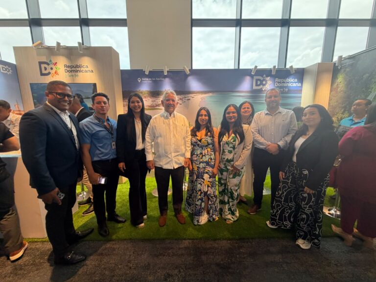 El Grupo Empresarial Golden Vacations participó en Expoturismo Santiago 2026 para ampliar su oferta internacional