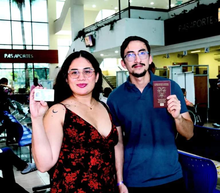 Ecuador elimina las barreras para tramitar pasaportes y cédulas hasta finales de 2026