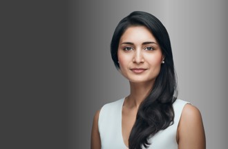 IATA nombra a Saadia Zahidi como su primera directora general Saadia Zahidi asumirá como directora general a partir del 1 de noviembre de 2026.
