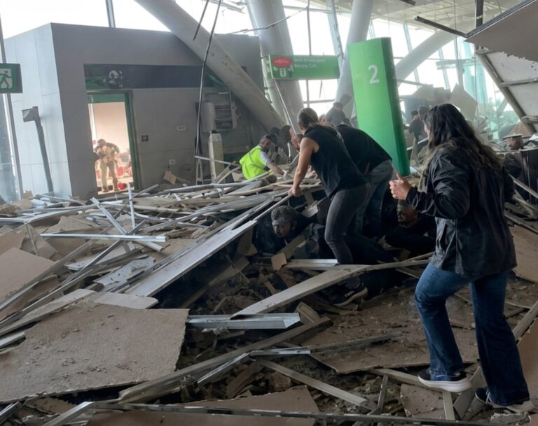 Terremoto de 7,4 golpea la operación de varios aeropuertos colombianos