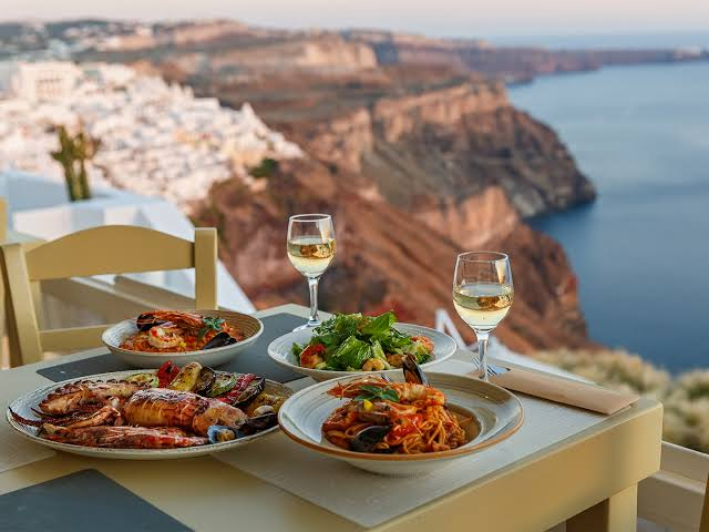 La gastronomía deja de acompañar al viaje y empieza a definirlo