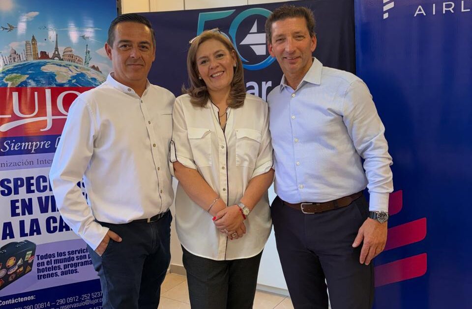 Desde izq. Juan Carlos Barreiro ejecutivo comercial LATAM; Paulina Freire, gerente comercial de M&M Group y Esteban Papich, socio director de Turar, operador turístico de Argentina.