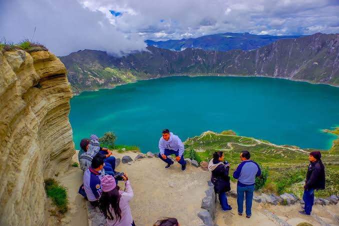 Turismo en Ecuador crece un 9,2%, pero enfrenta retos en noviembre